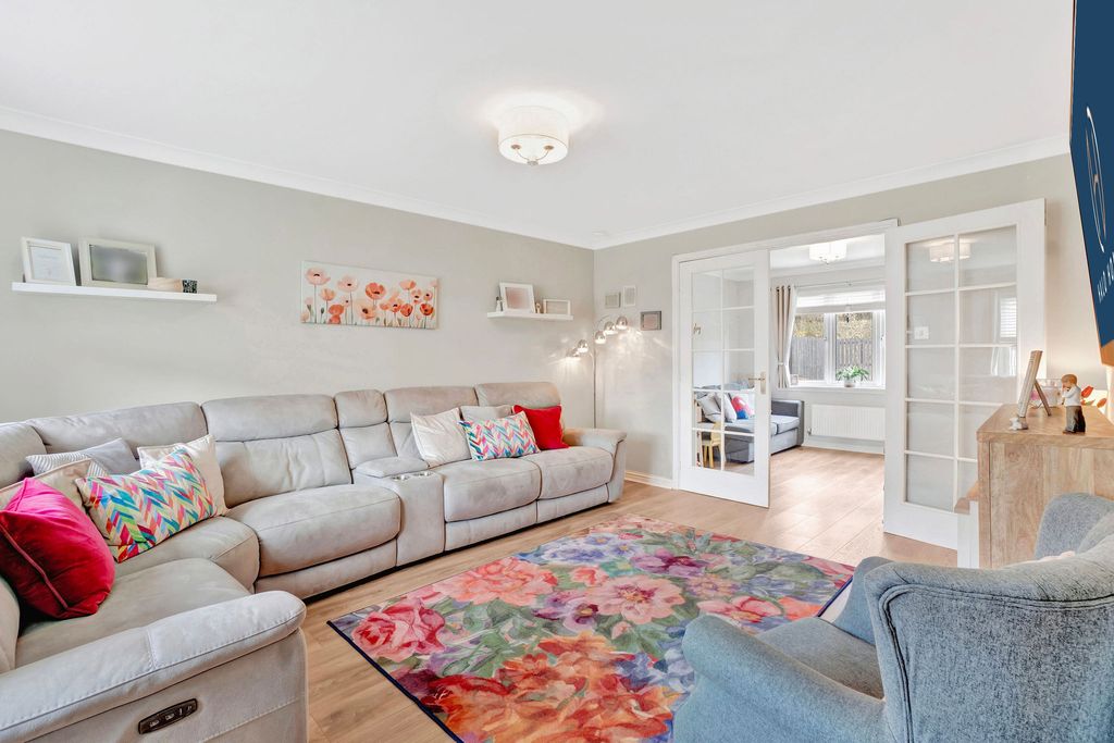 Property photo 2 of 25 Lounge