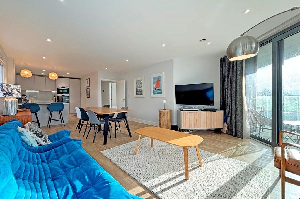 Property photo 2 of 10 38819684-6928-4Afd-82De-d60216F716Af