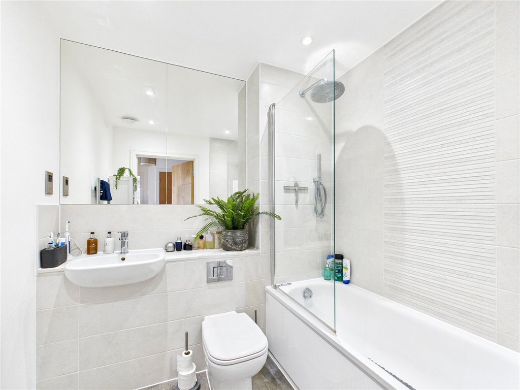 Property photo 3 of 12 3 - Picture No. 20