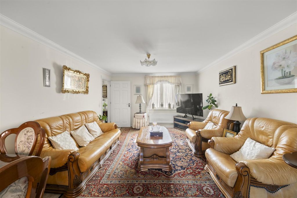 Property photo 2 of 17