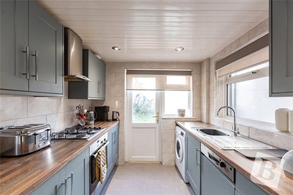 Property photo 2 of 14 Kitchen