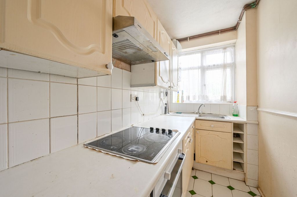 Property photo 3 of 4