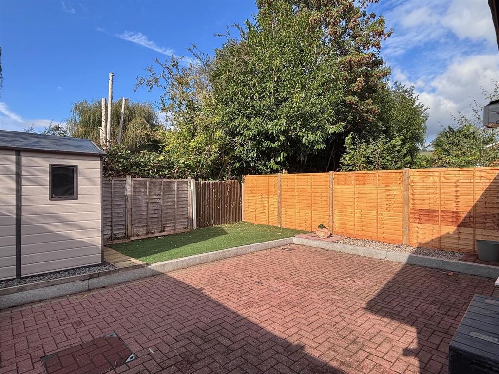 Property photo 3 of 15 Garden