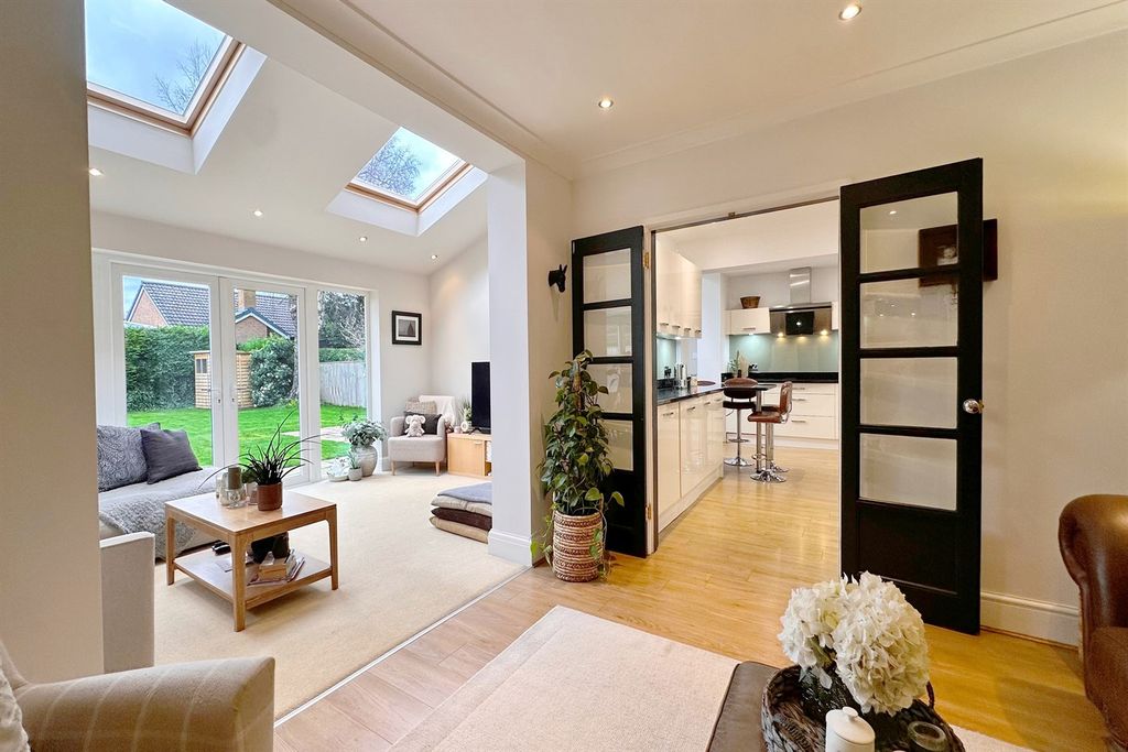 Property photo 3 of 31 Sitting Room / Family Room