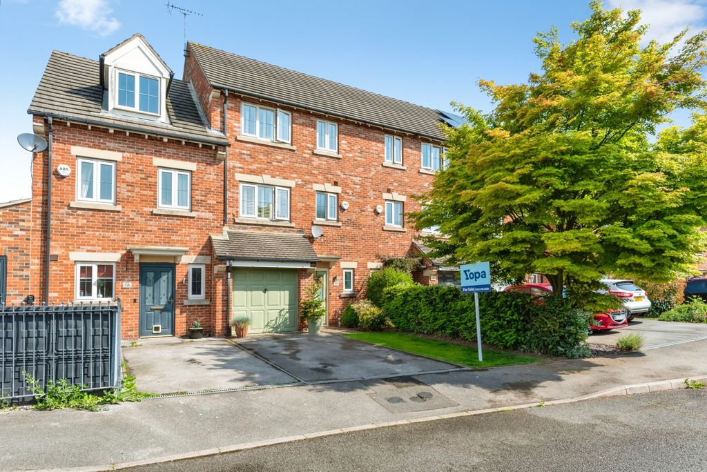 Property photo 1 of 16 72_Burleigh_Court-32