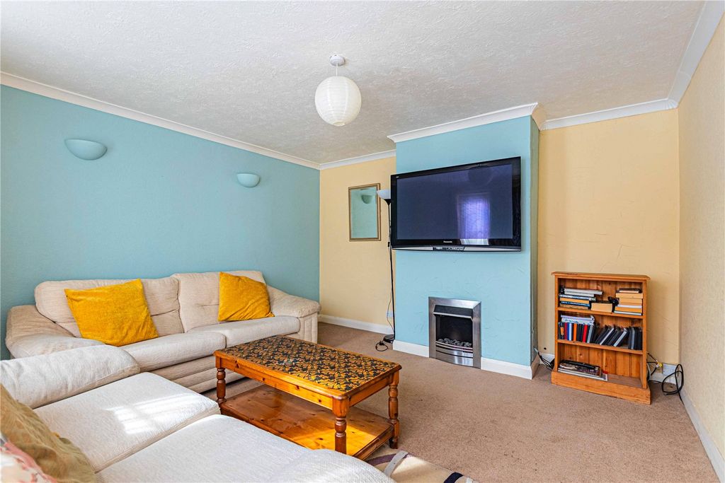 Property photo 3 of 28 Picture No. 06