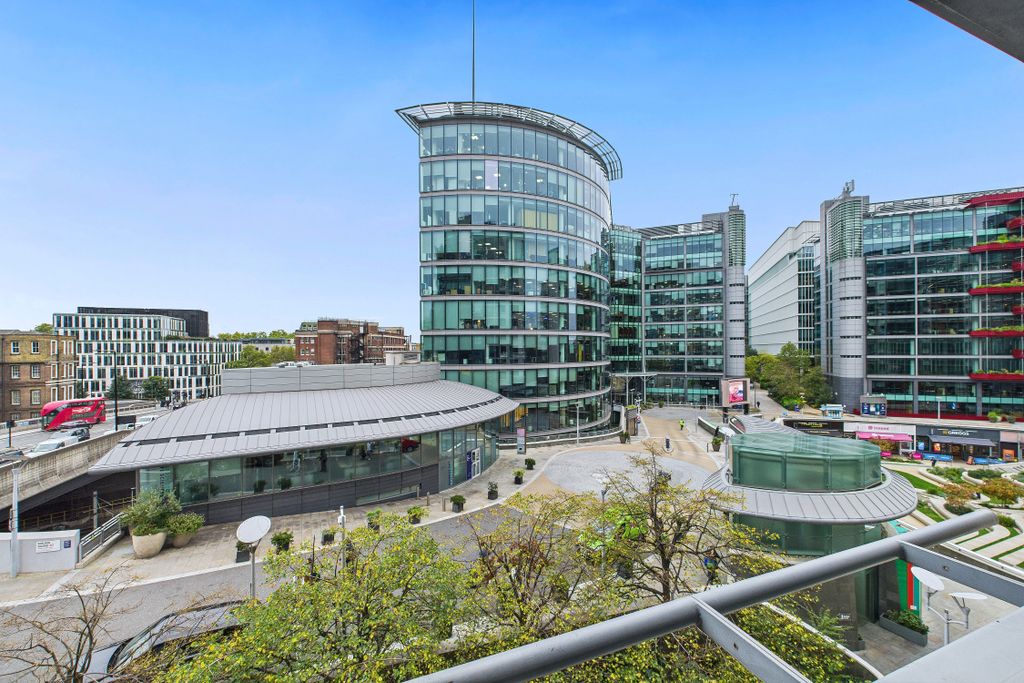 Property photo 2 of 12