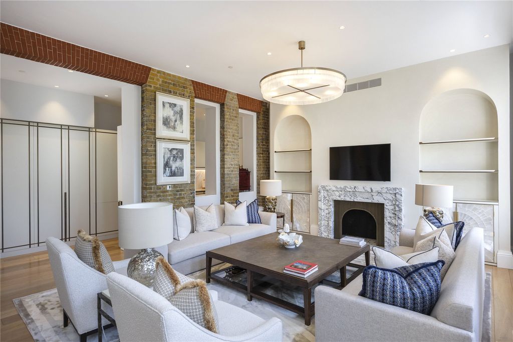 Property photo 2 of 15 Reception