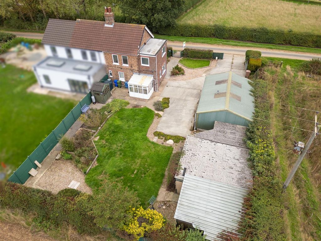 Property photo 2 of 33