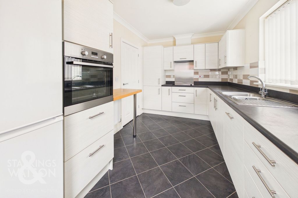 Property photo 3 of 20