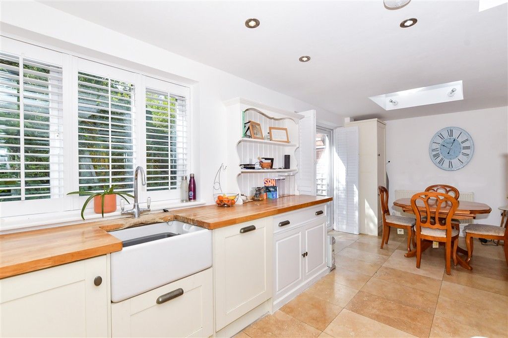 Property photo 3 of 11 Kitchen/Dining Area
