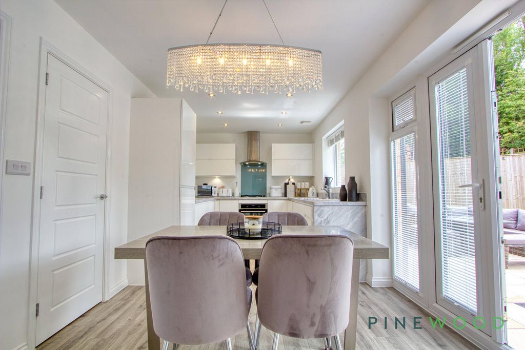 Property photo 3 of 32 Kitchen Diner