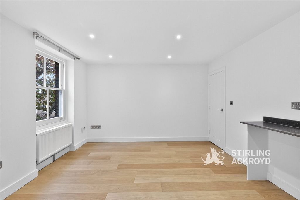 Property photo 3 of 16 Picture No. 21