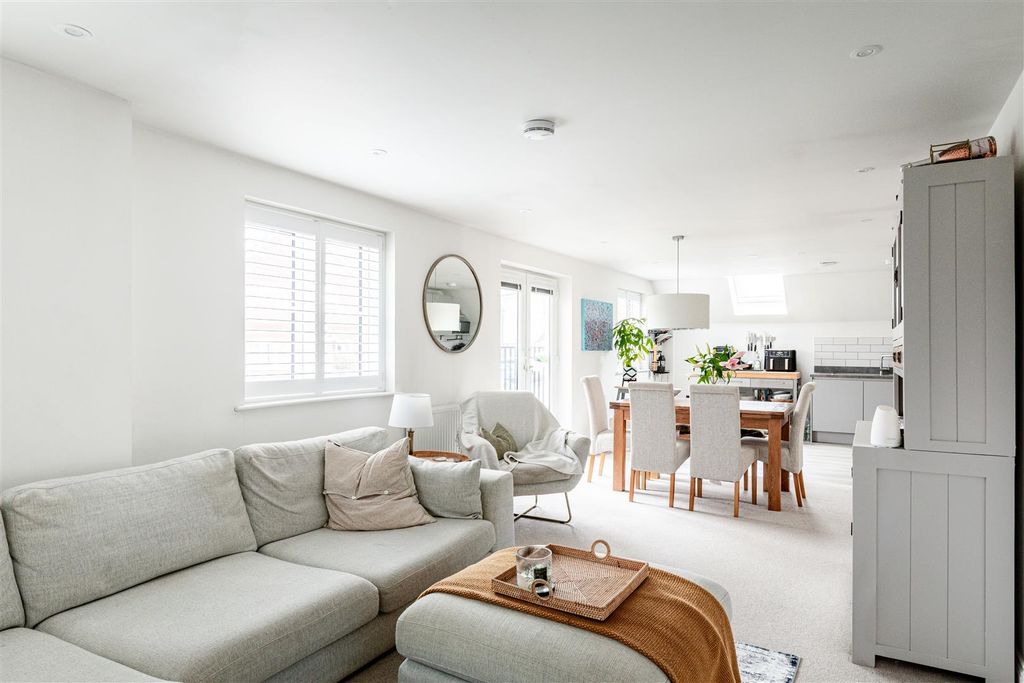 Property photo 2 of 18 Upton Drive-15.Jpg