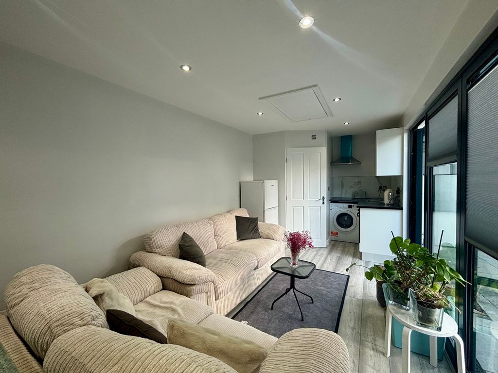 Property photo 2 of 6 Photograph