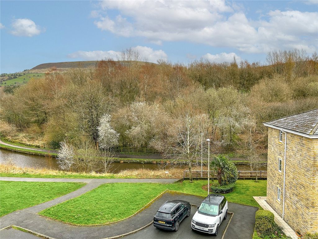 Property photo 2 of 14 Rear Aspect