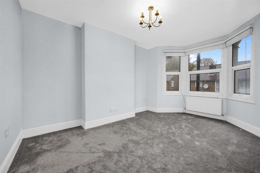 Property photo 1 of 9 Reception