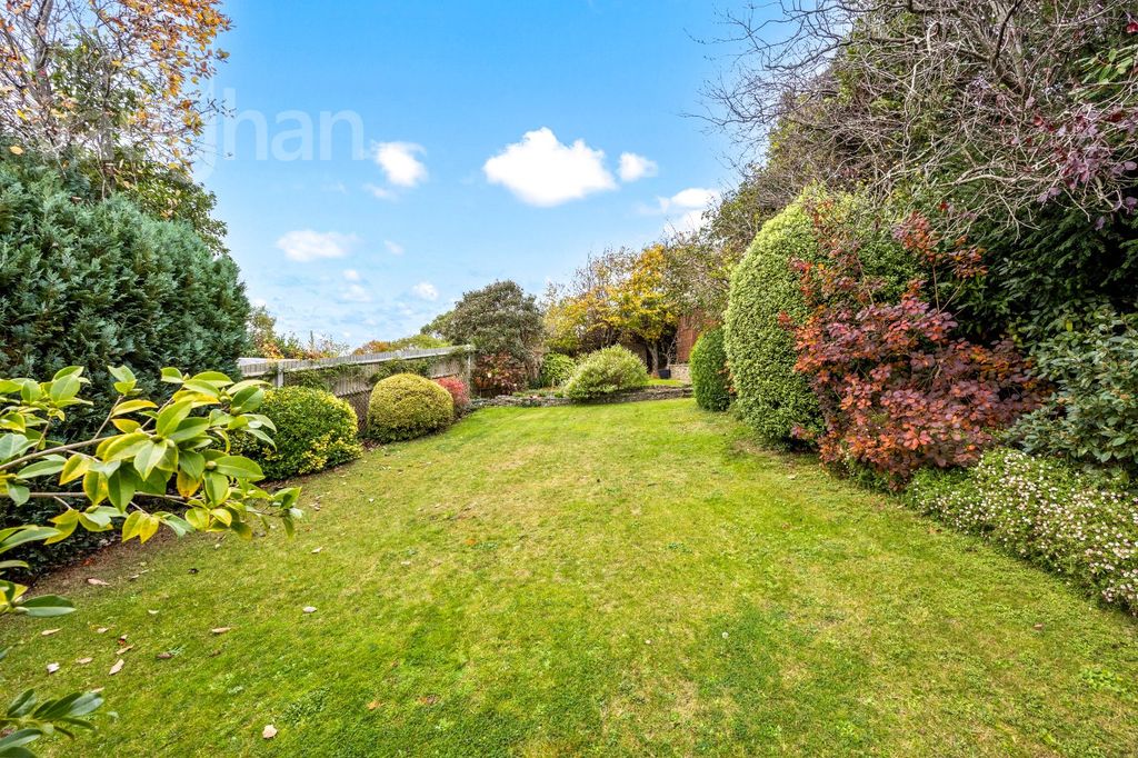 Property photo 2 of 29 Picture No. 25