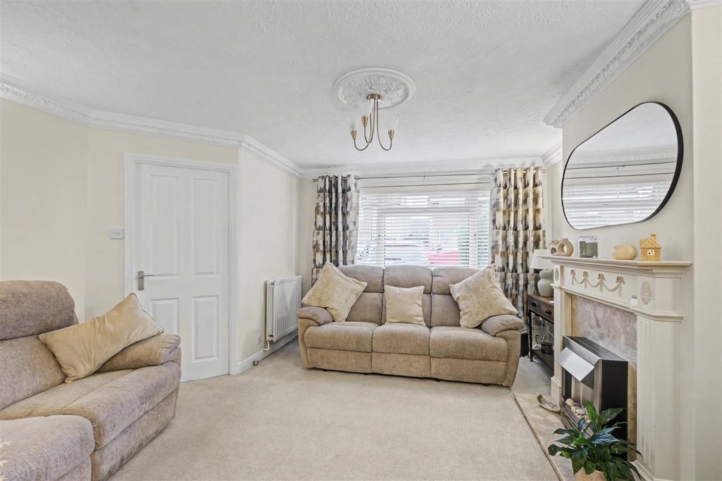 Property photo 2 of 17 Lounge_2.Jpeg