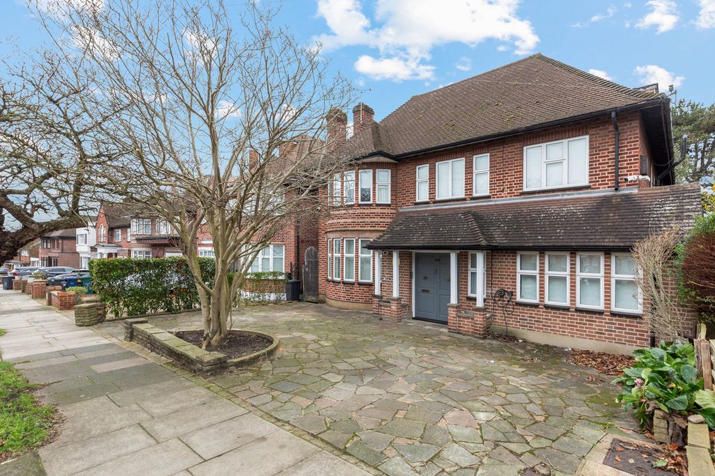 Property photo 1 of 17