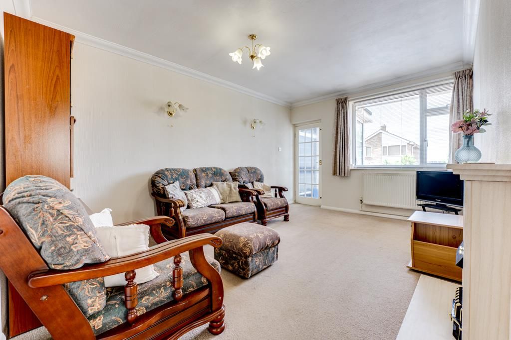 Property photo 2 of 24 15 Bedford Close, Barton Seagrave-11.Jpg