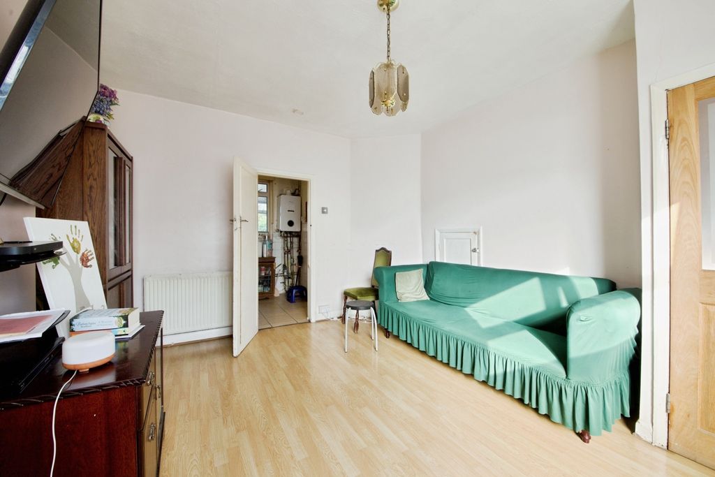 Property photo 2 of 10 Pbox-Img.Jpg