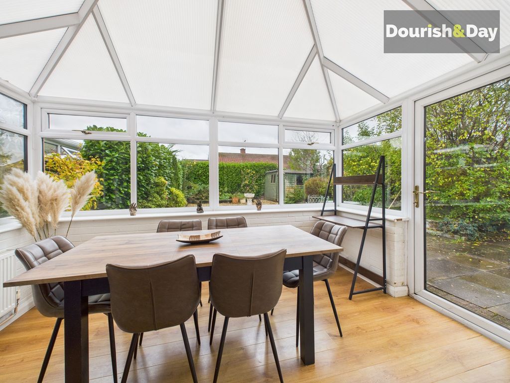 Property photo 3 of 11 Conservatory