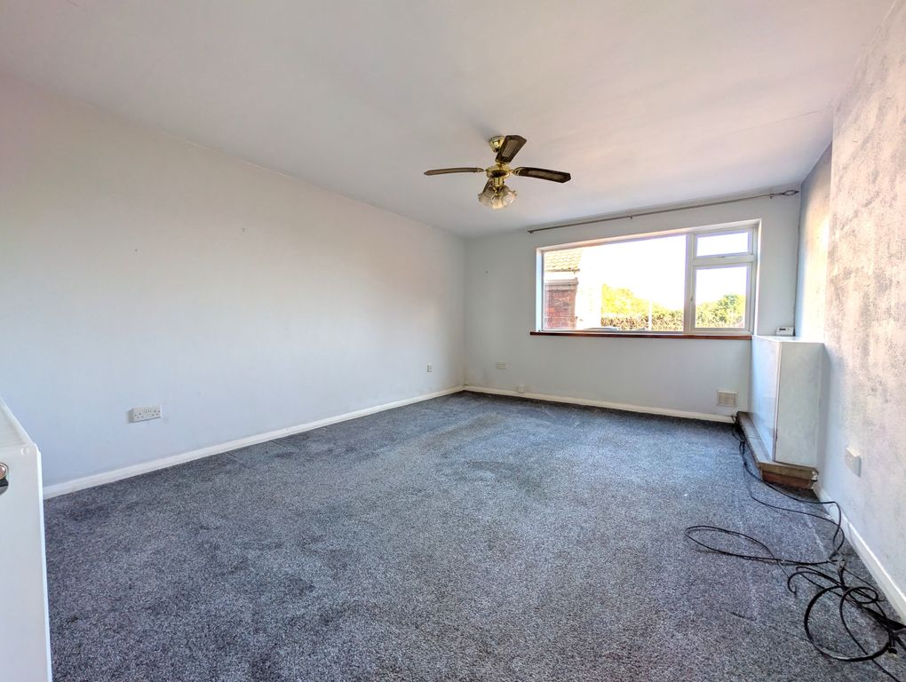 Property photo 3 of 10 Lounge