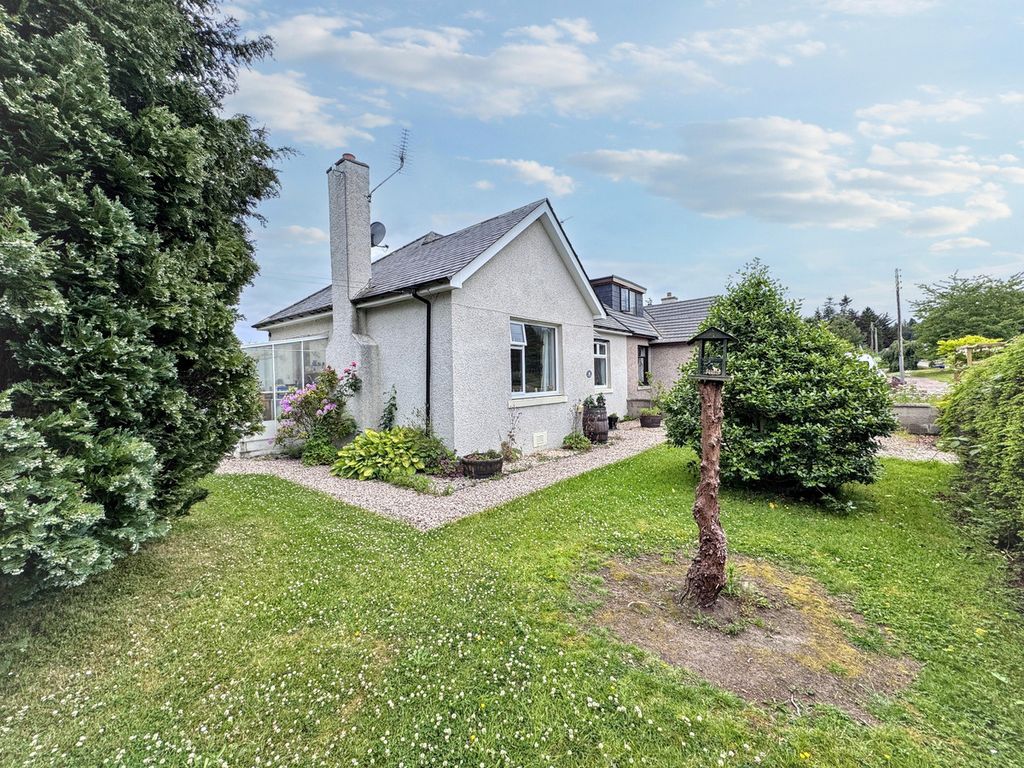 Property photo 2 of 25