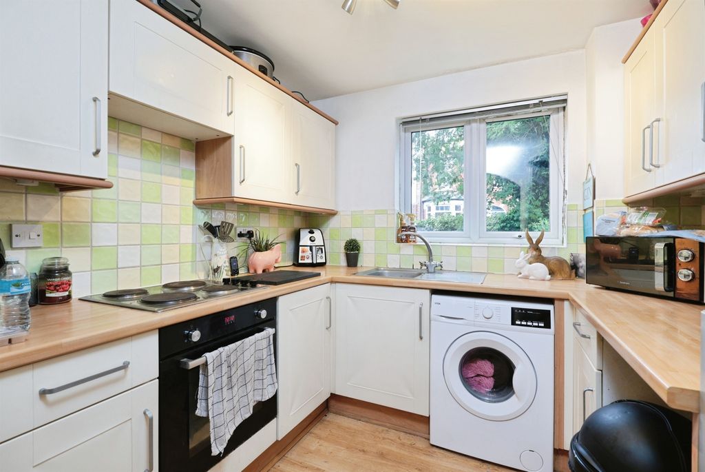 Property photo 3 of 13