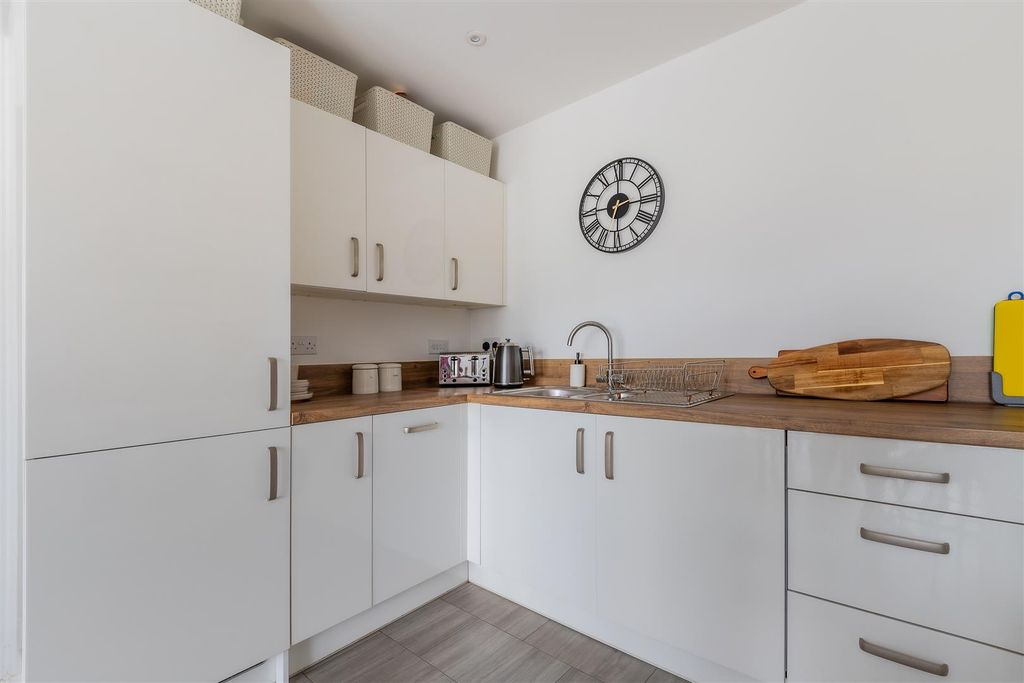 Property photo 3 of 11 65 River House-2.Jpg