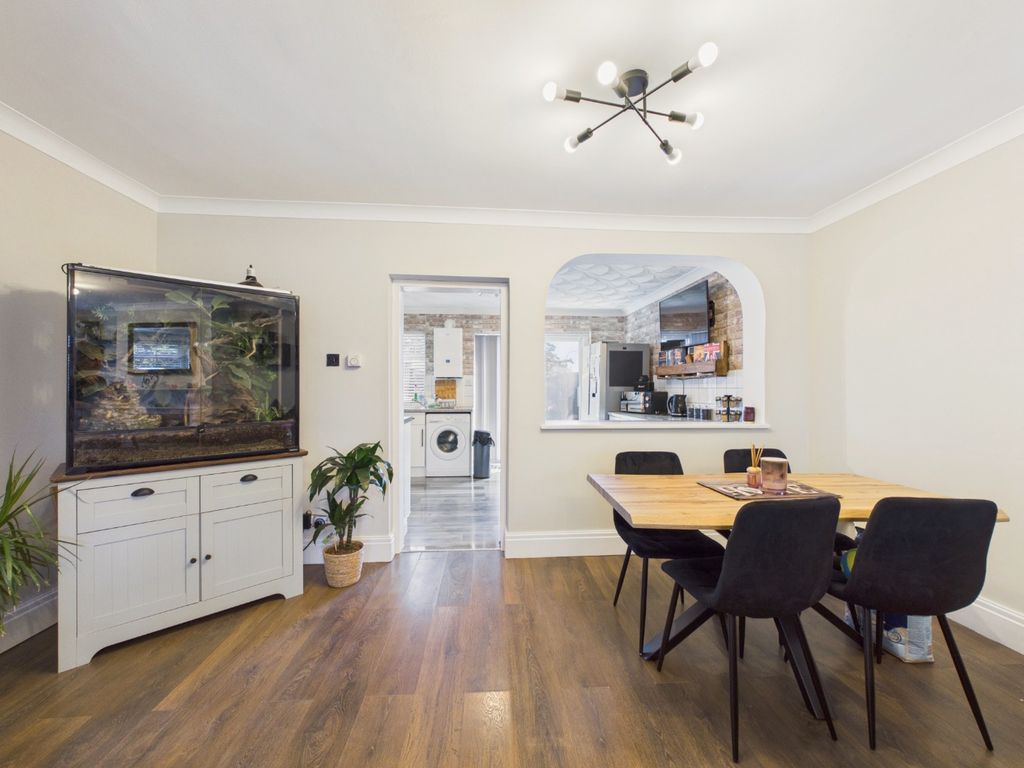 Property photo 3 of 12 5248047