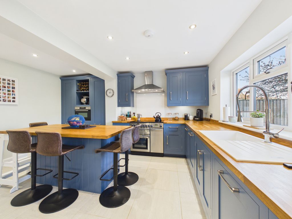 Property photo 2 of 14 Cam01984G0-Pr0565-Still005