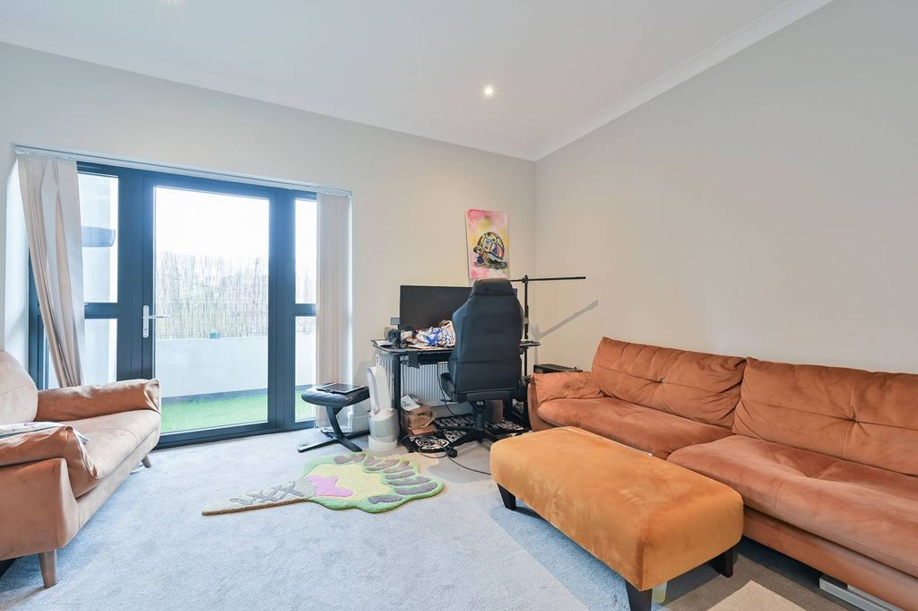 Property photo 3 of 10