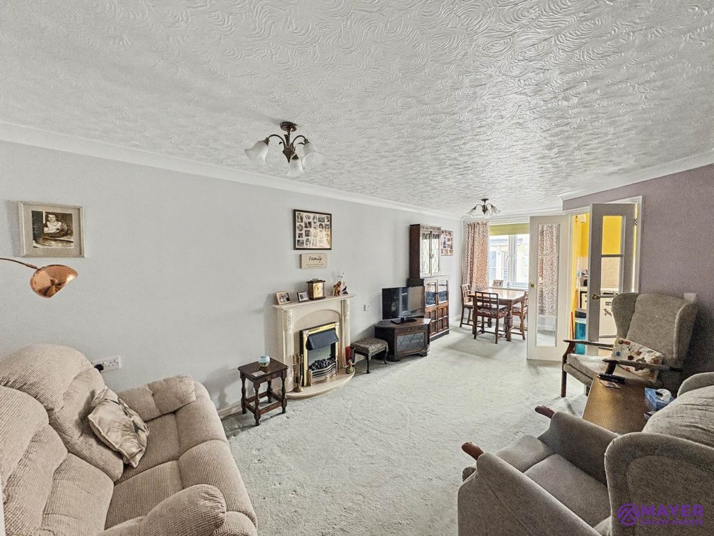 Property photo 3 of 14