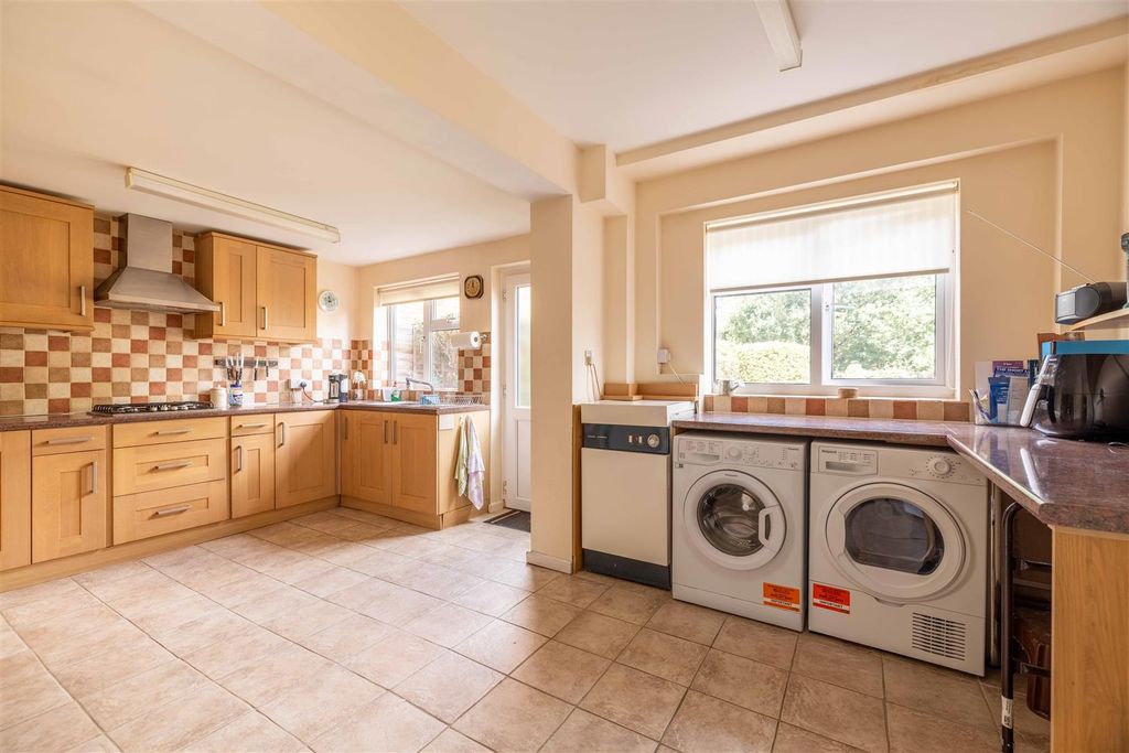 Property photo 3 of 16 01Rh (11 Of 19).Jpg