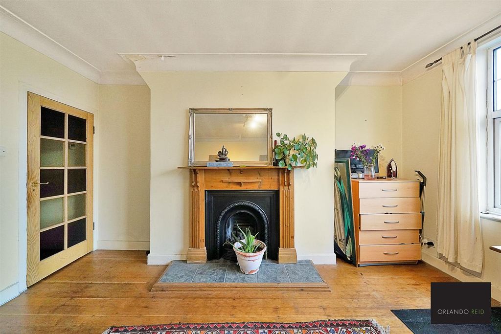 Property photo 2 of 15 Flat 31, Thorncliffe Court - Ebptnwu33Oexbapfyxuj.