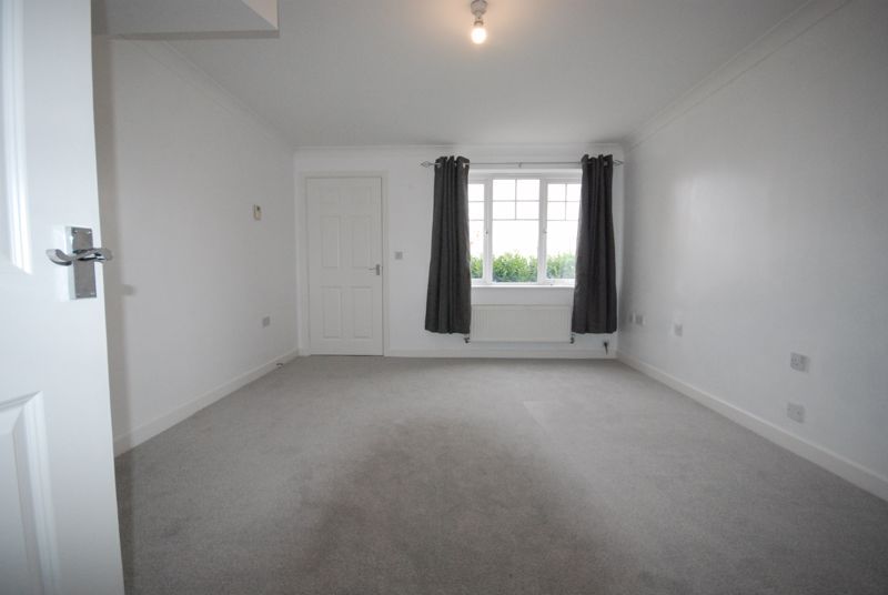 Property photo 3 of 10 Photo 8