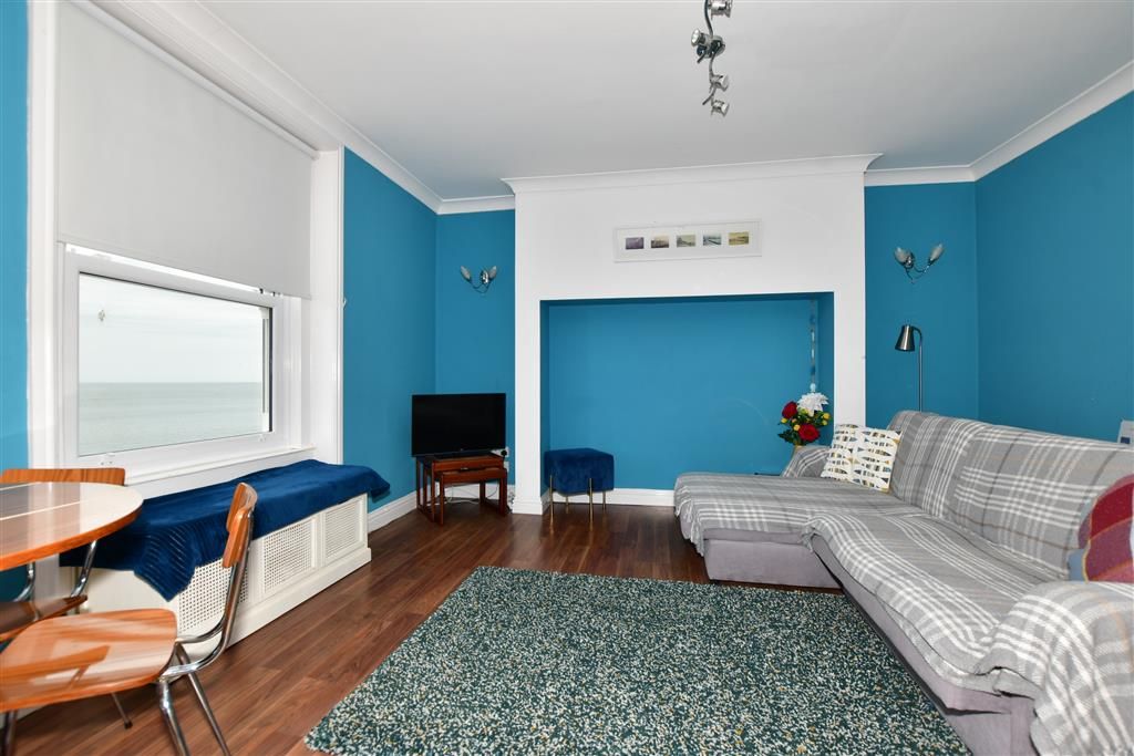 Property photo 3 of 14 Kitchen/Lounge/Diner