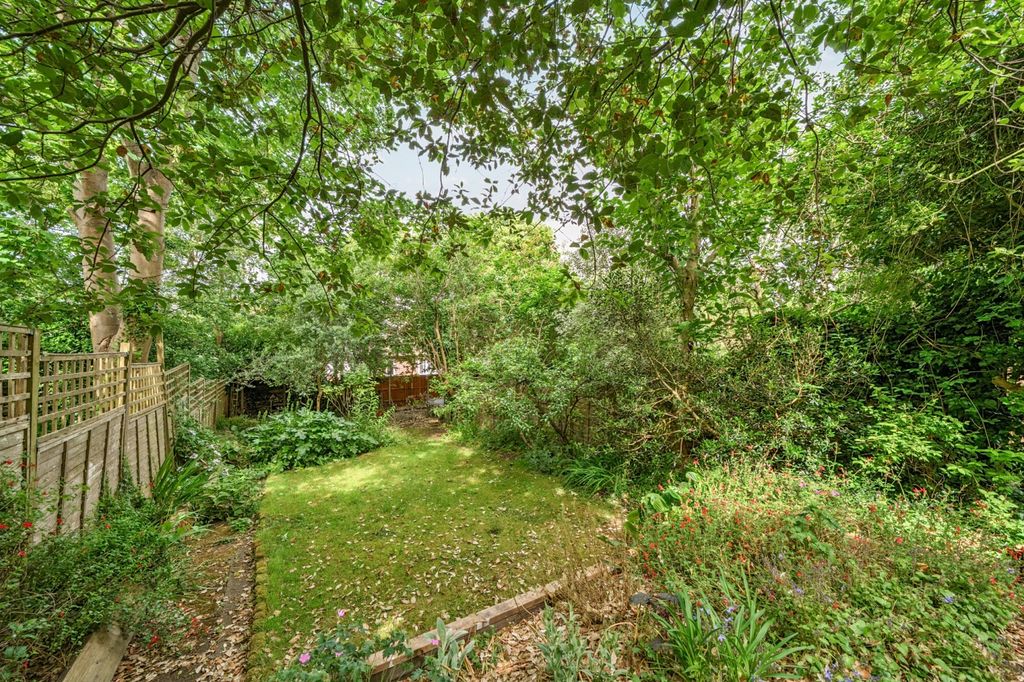 Property photo 3 of 21 Garden