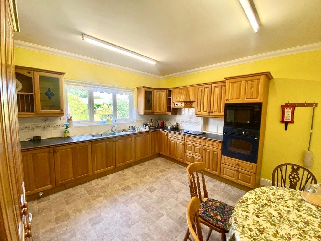 Property photo 3 of 31