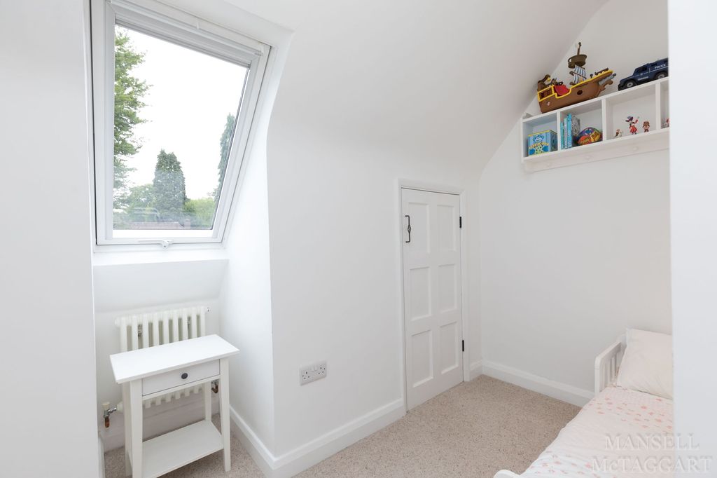 Additional image 23 of 4 bed detached house for saleMount Close, Crawley RH10