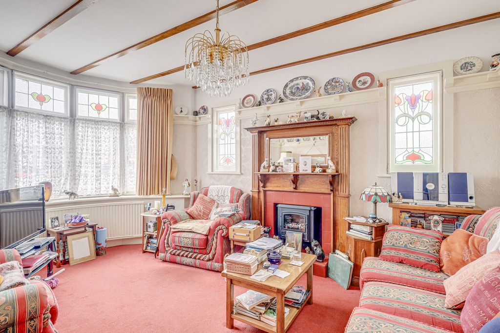 Property photo 2 of 17