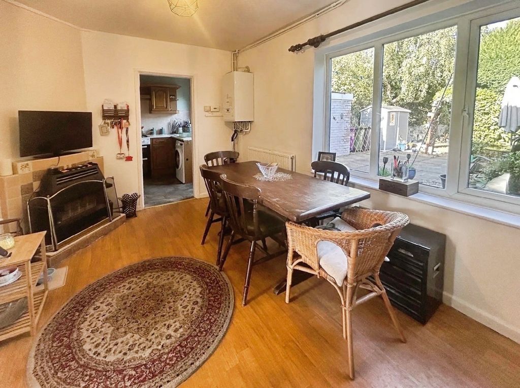 Property photo 3 of 11 Dining Room