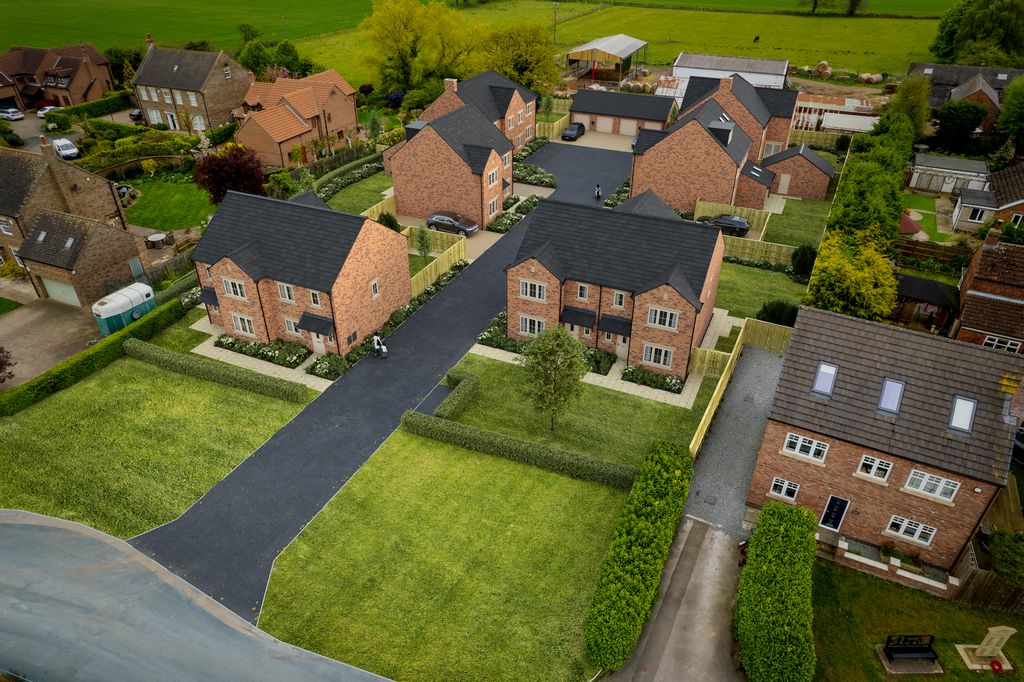 Property photo 2 of 11 Glam-Barmby-Aerialview_240523
