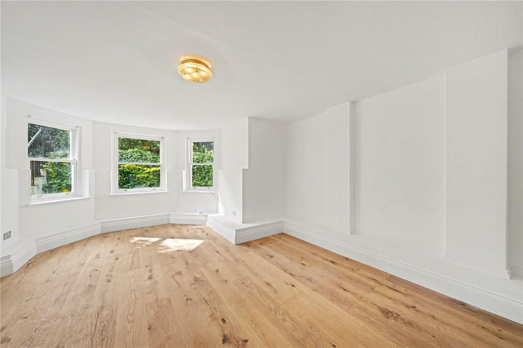 Property photo 2 of 13 Picture No. 01