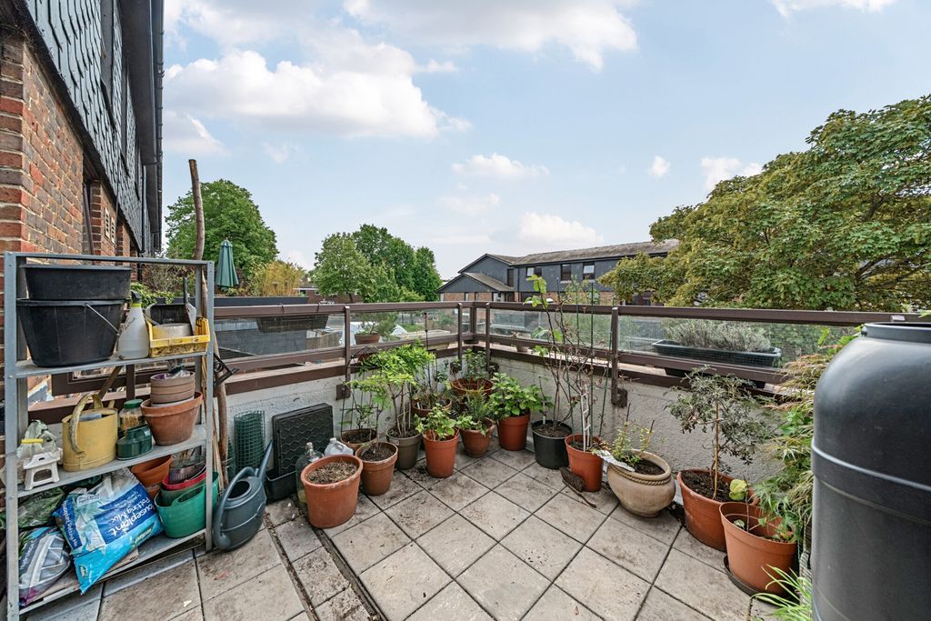 Property photo 3 of 15 1457258-8-69Fdfb0...