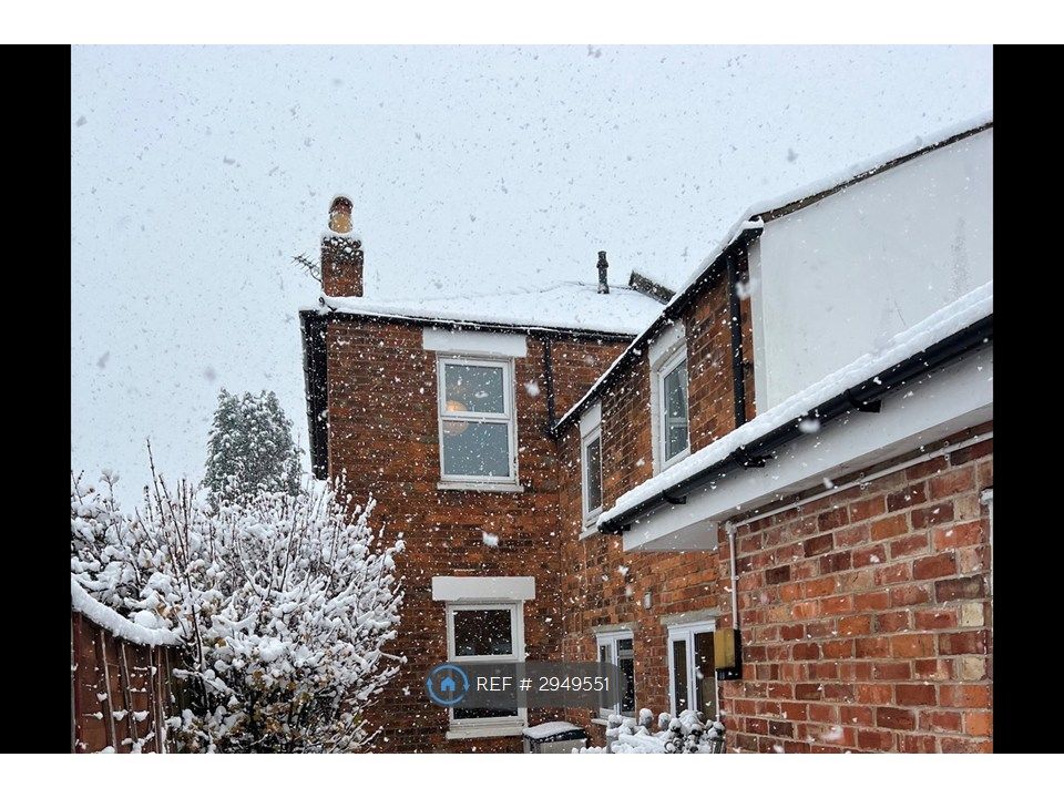 Property photo 3 of 33 Rear Courtyard Garden In Snow