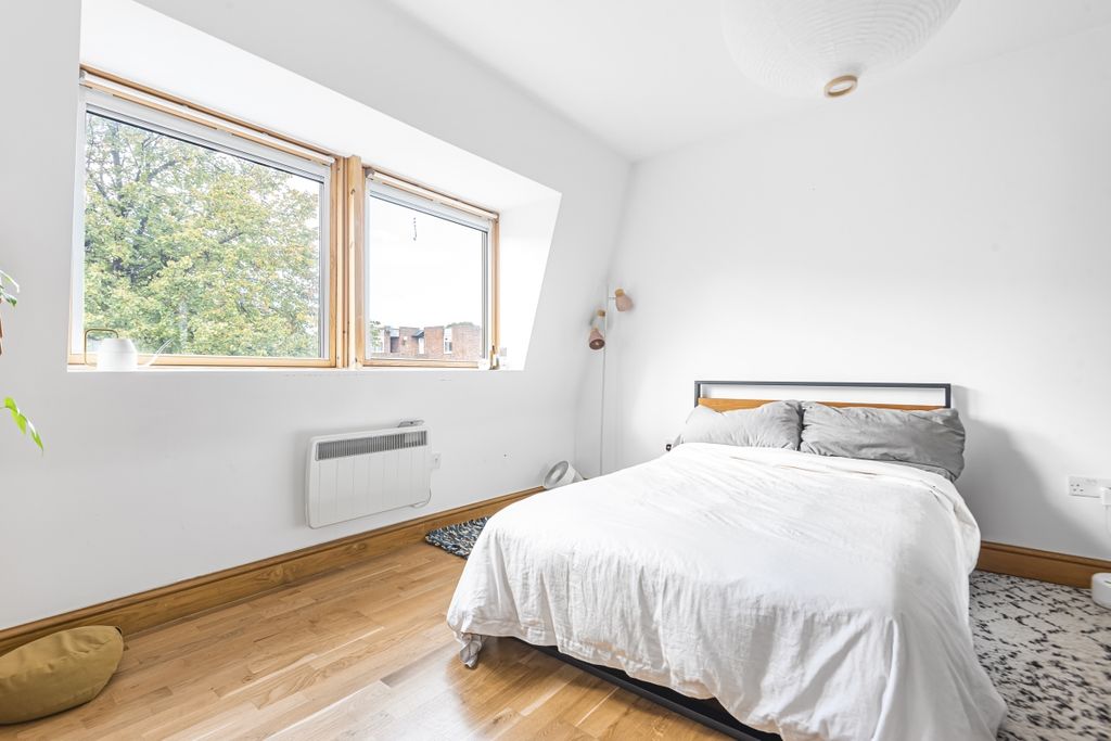 Property photo 3 of 8 906433 (5)