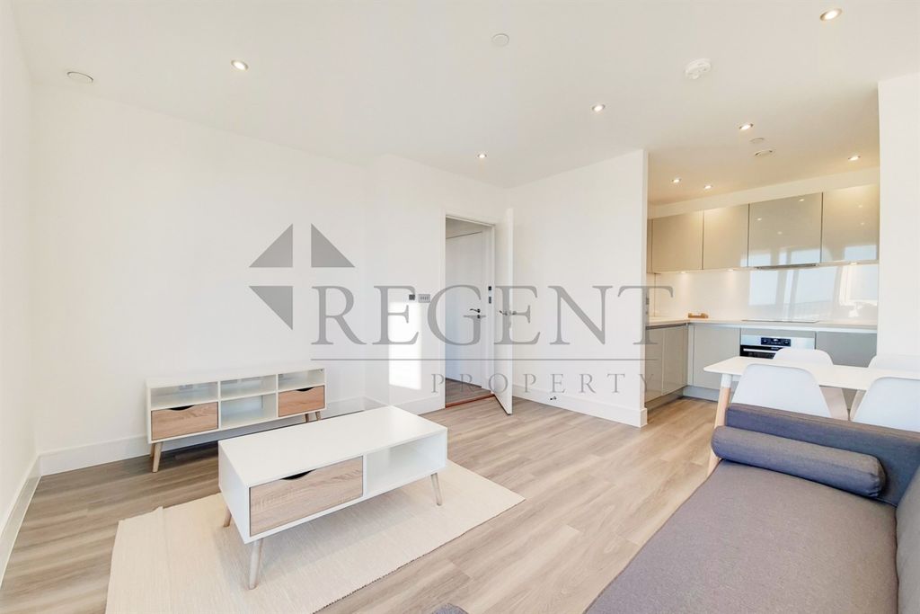 Property photo 2 of 10 Open Plan